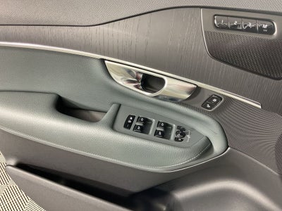 2020 Volvo XC90 T6 Momentum