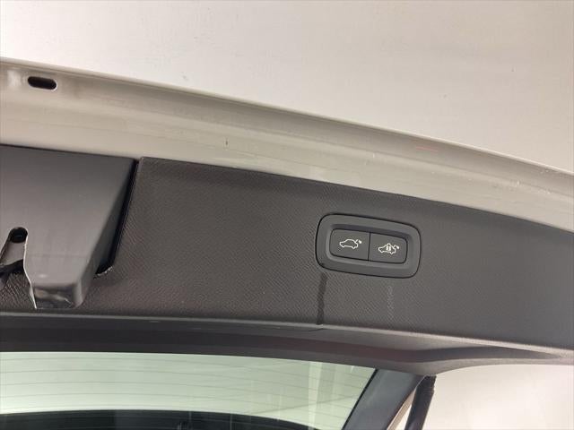 2020 Volvo XC90 T6 Momentum