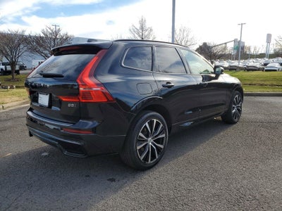 2024 Volvo XC60 B5 Ultimate Dark Theme