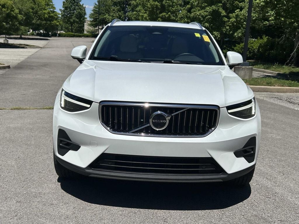 2024 Volvo XC40 B5 Plus Bright Theme
