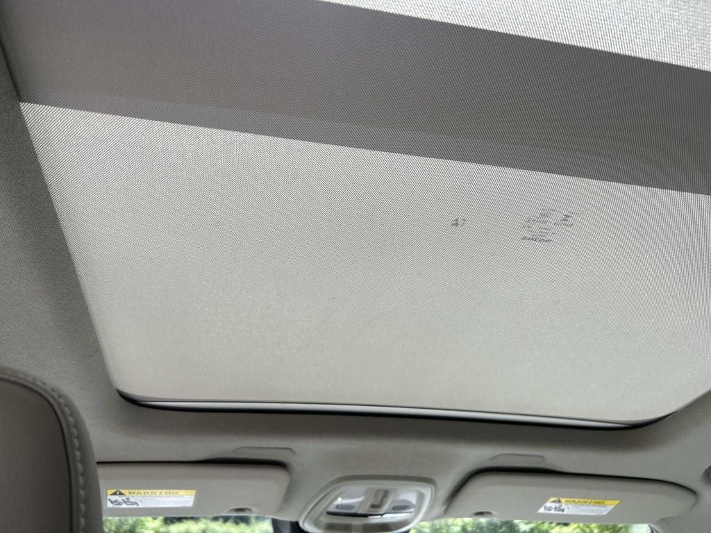 2024 Volvo XC40 B5 Plus Bright Theme