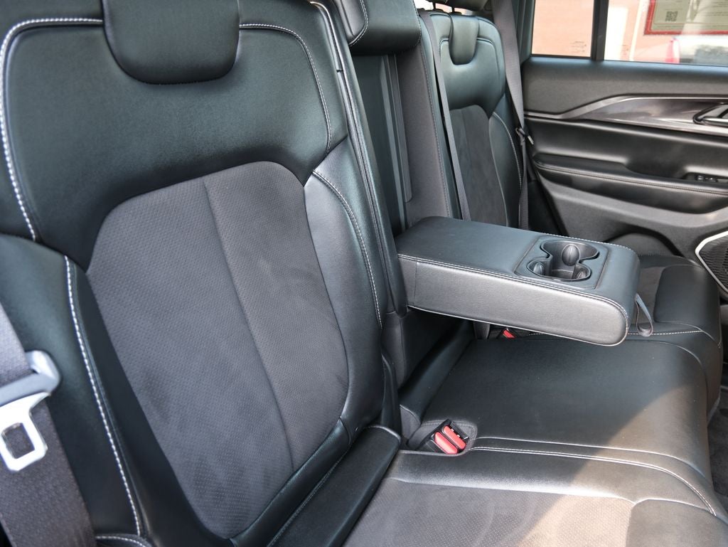 2022 Jeep Grand Cherokee Altitude