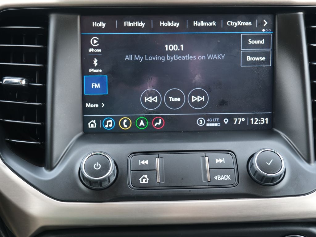 2022 GMC Acadia Denali