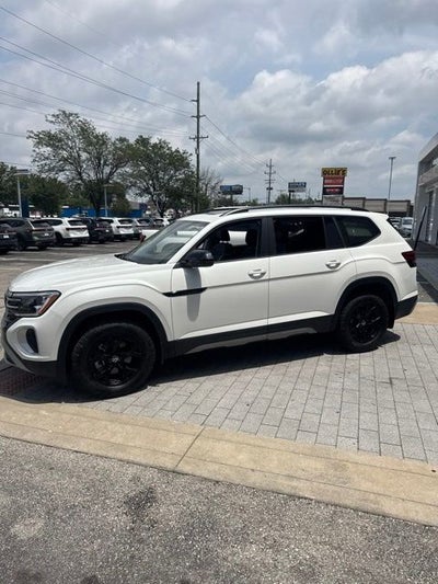 2024 Volkswagen Atlas 2.0T Peak Edition SEL
