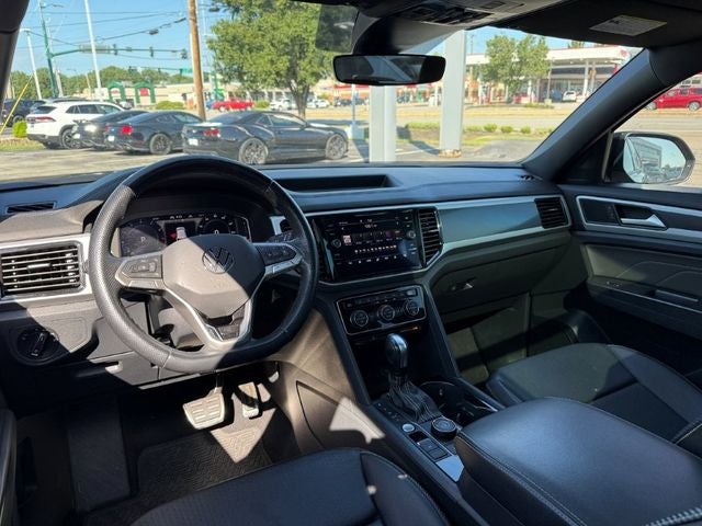 2023 Volkswagen Atlas Cross Sport 2.0T SEL R-Line Black