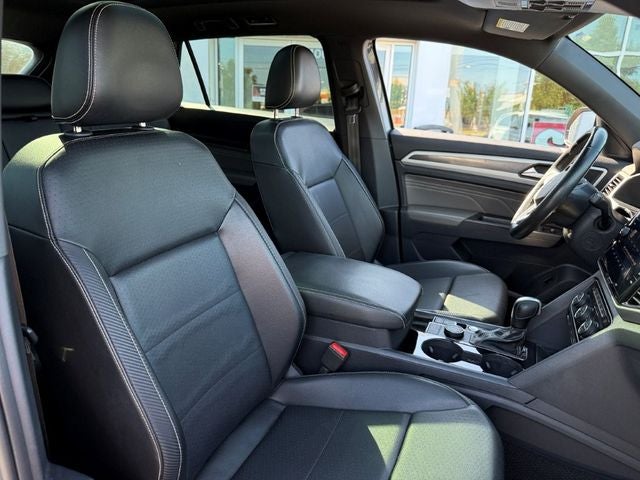 2023 Volkswagen Atlas Cross Sport 2.0T SEL R-Line Black