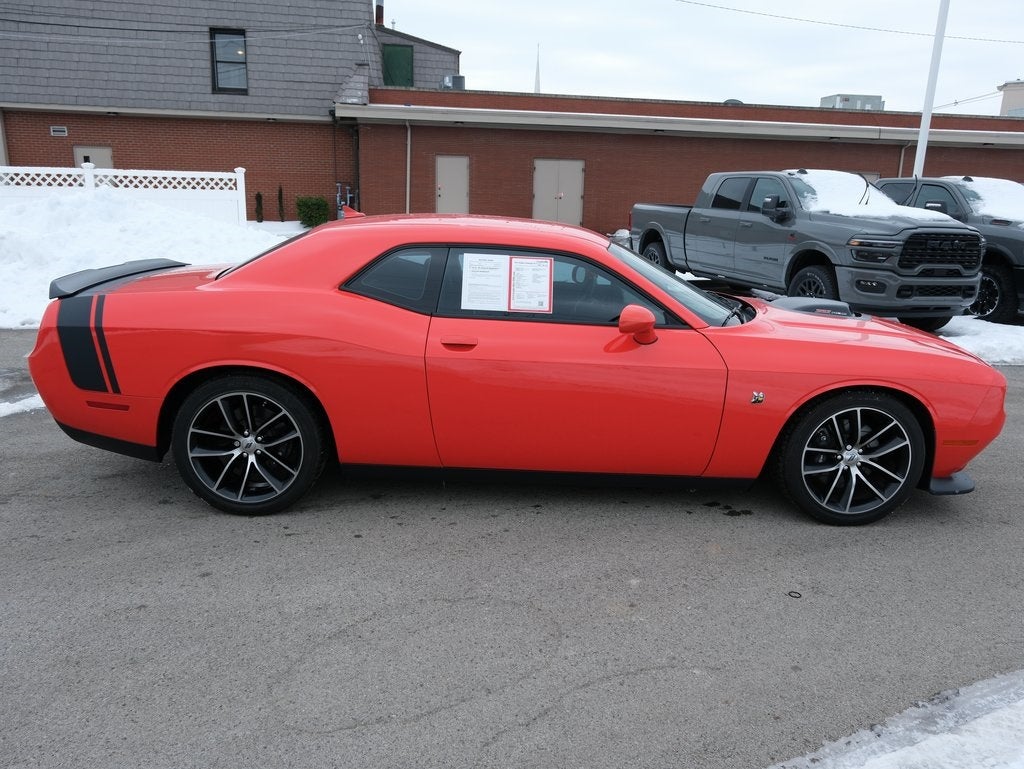 2017 Dodge Challenger 392 Hemi Scat Pack Shaker