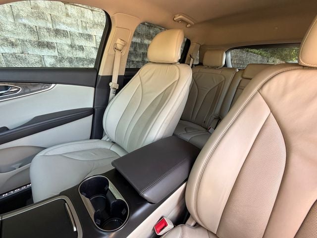 2019 Lincoln Nautilus Select