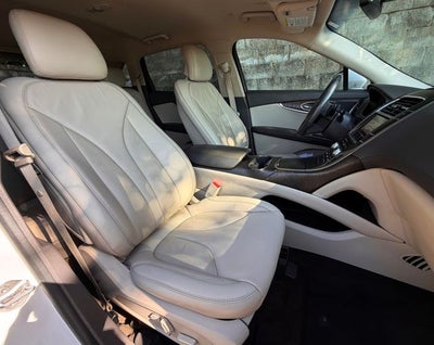 2019 Lincoln Nautilus Select