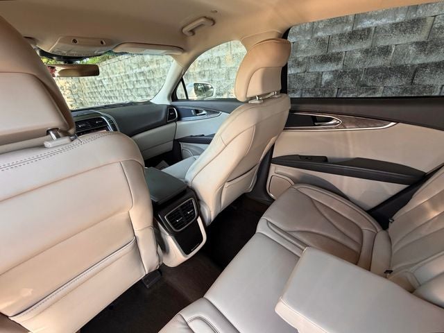 2019 Lincoln Nautilus Select
