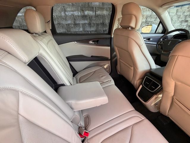 2019 Lincoln Nautilus Select