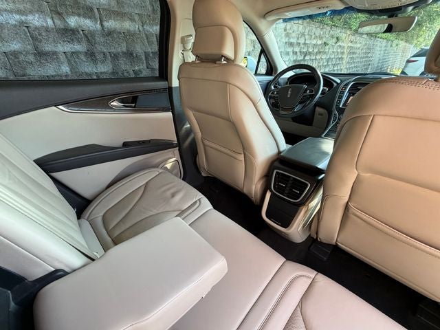 2019 Lincoln Nautilus Select