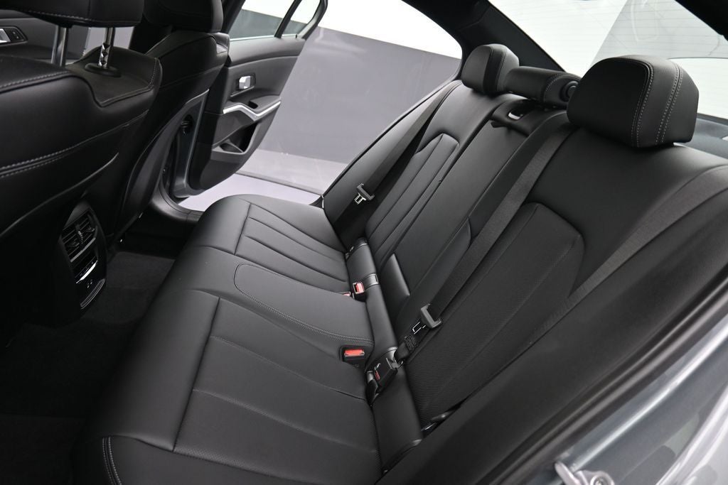 2025 BMW 3 Series 330i xDrive