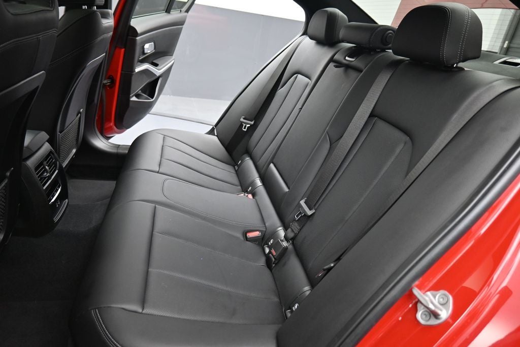 2023 BMW 3 Series 330i xDrive