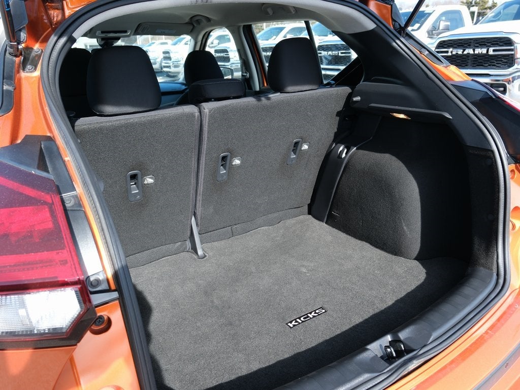 2023 Nissan Kicks SV