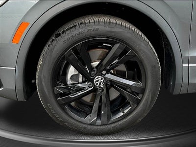 2023 Volkswagen Tiguan 2.0T SE R-Line Black