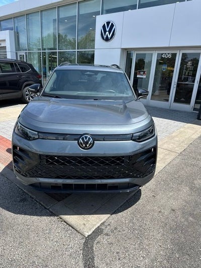 2025 Volkswagen Tiguan 2.0T SE R-Line Black