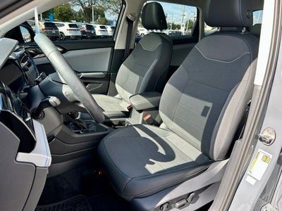 2024 Volkswagen Taos 1.5T SE Black