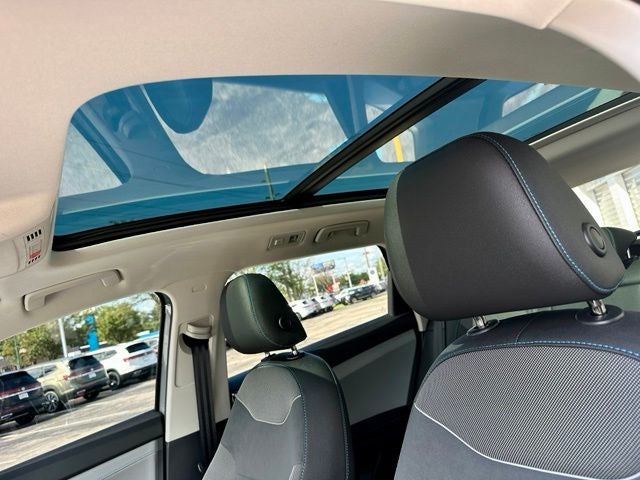 2024 Volkswagen Taos 1.5T SE Black
