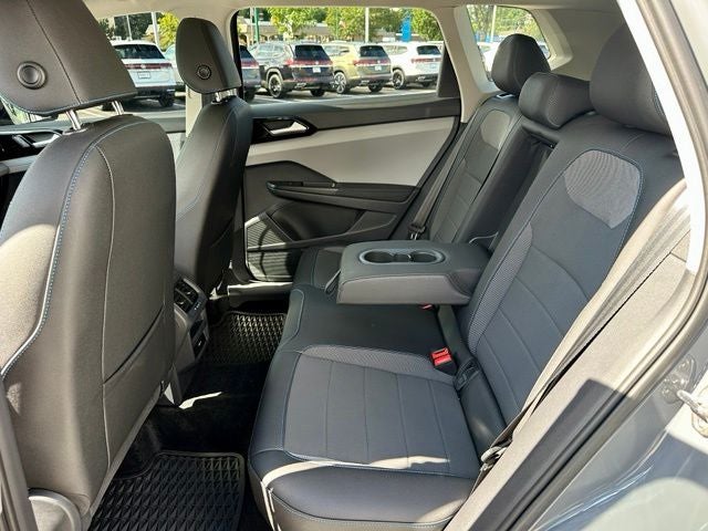 2024 Volkswagen Taos 1.5T SE Black