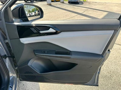 2024 Volkswagen Taos 1.5T SE Black