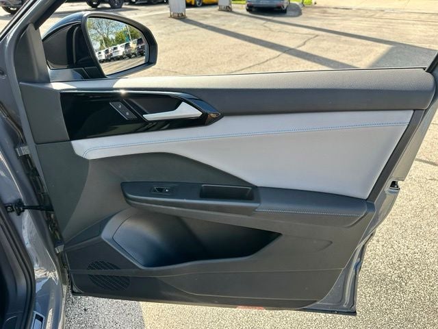 2024 Volkswagen Taos 1.5T SE Black