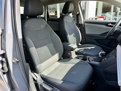 2024 Volkswagen Taos 1.5T SE Black