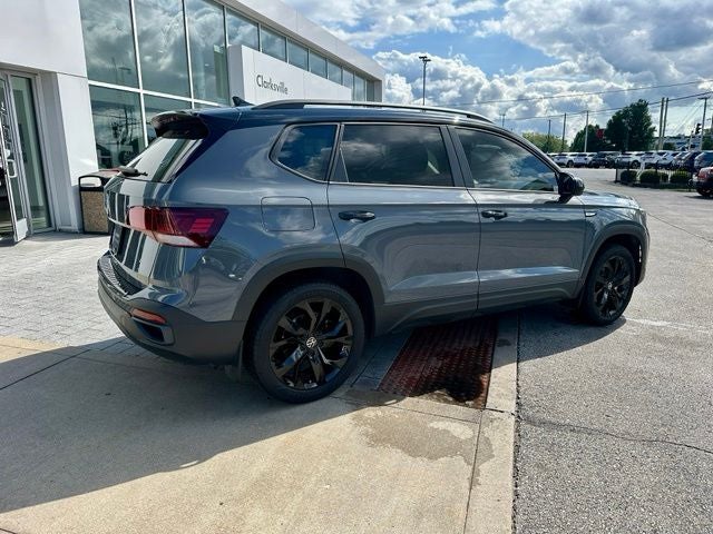 2024 Volkswagen Taos 1.5T SE Black