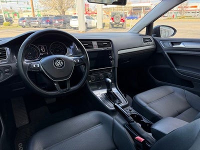 2018 Volkswagen Golf SportWagen SE