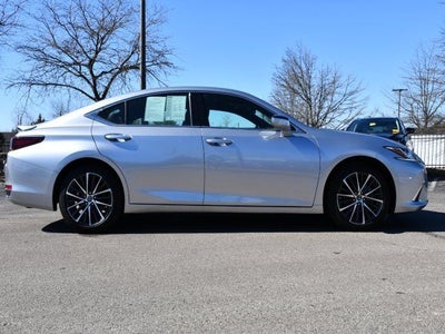 2025 Lexus ES 300h