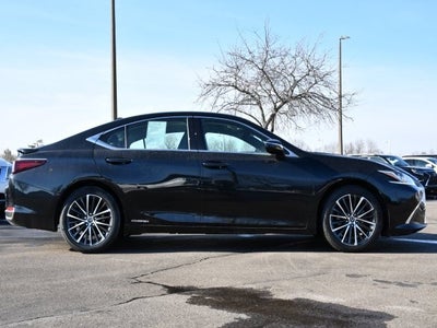 2022 Lexus ES 300h