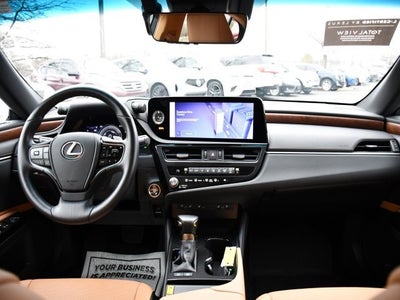 2025 Lexus ES 300h