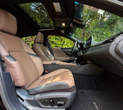 2025 Lexus ES 300h
