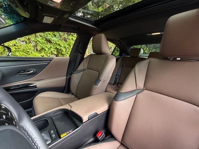 2025 Lexus ES 300h