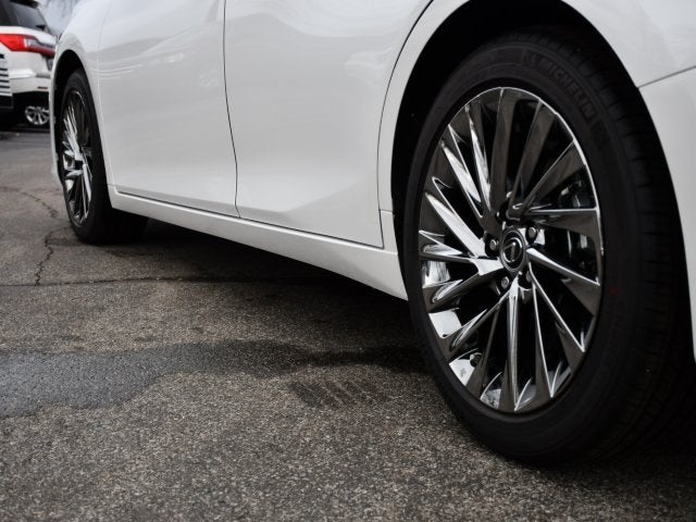 2025 Lexus ES 300h Luxury