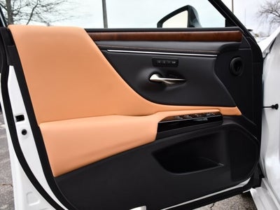 2025 Lexus ES 300h Luxury