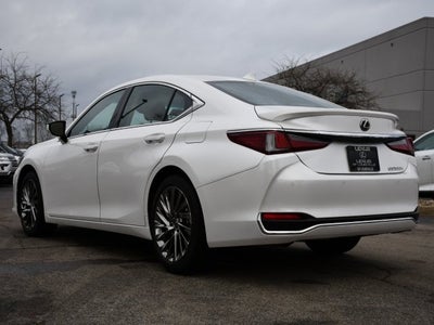 2025 Lexus ES 300h Luxury