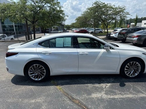 2024 Lexus ES 300h Luxury