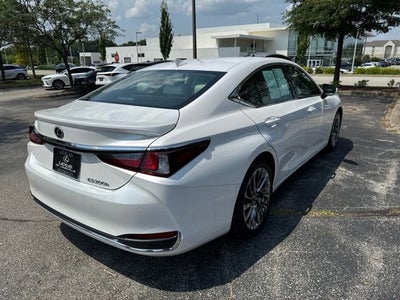 2024 Lexus ES 300h Luxury