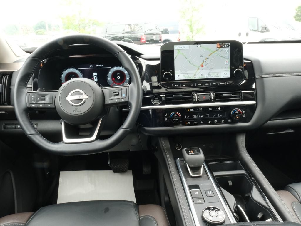 2025 Nissan Pathfinder Platinum