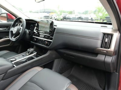 2025 Nissan Pathfinder Platinum