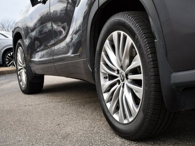 2022 Toyota Highlander Platinum