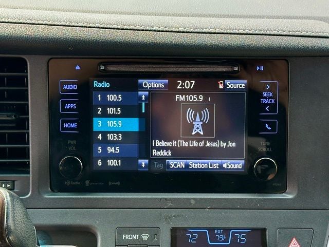 2017 Toyota Sienna XLE Premium 8 Passenger