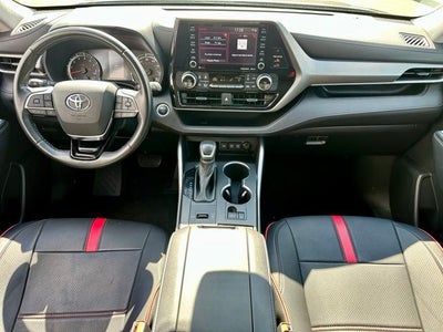 2021 Toyota Highlander LE