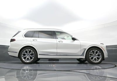 2025 BMW X7 xDrive40i