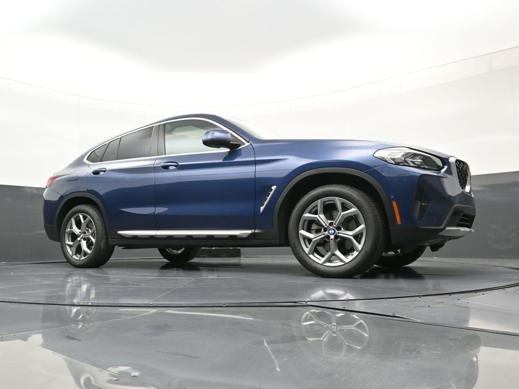 2025 BMW X4 xDrive30i
