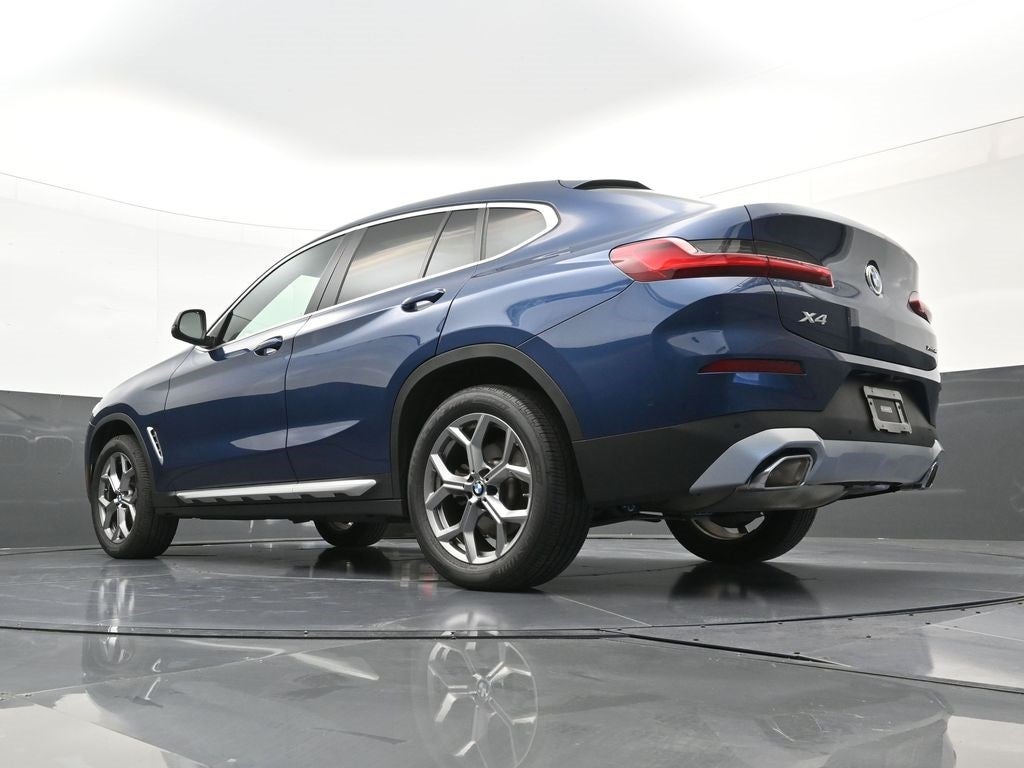 2025 BMW X4 xDrive30i