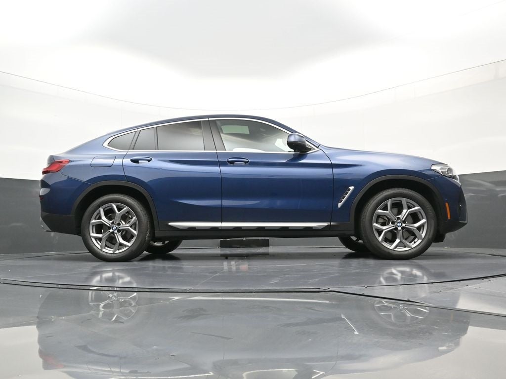 2025 BMW X4 xDrive30i