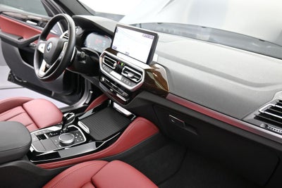 2025 BMW X4 xDrive30i
