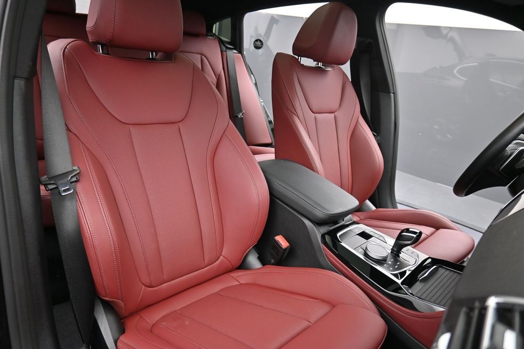 2025 BMW X4 xDrive30i